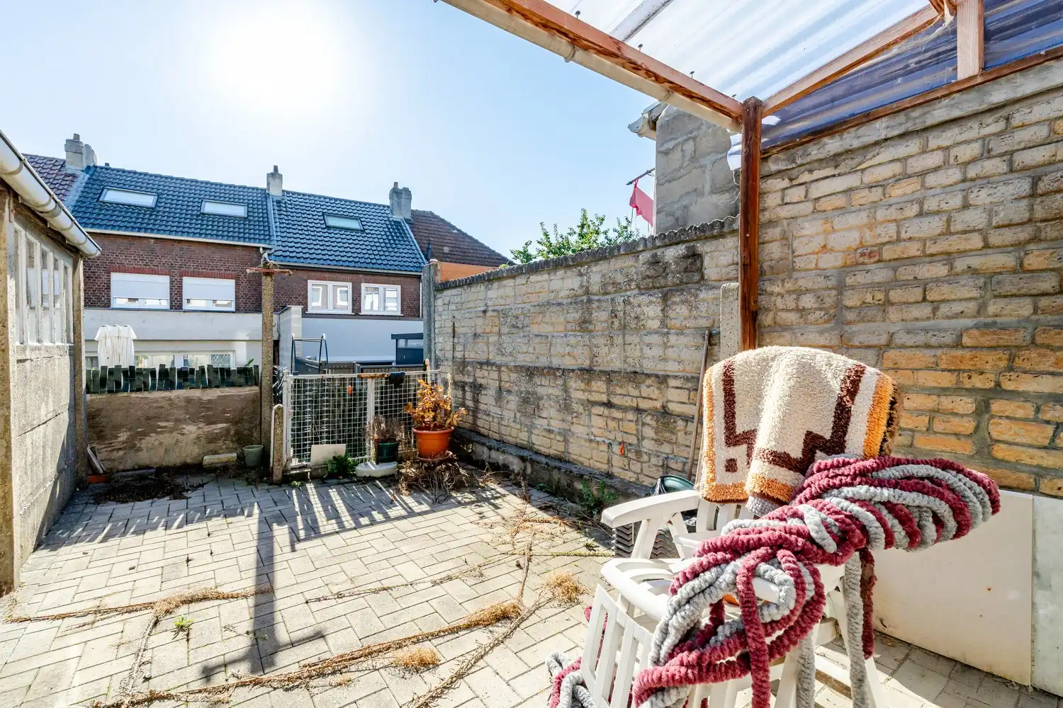 Renovatieproject: Rijwoning met 2 slaapkamers en oostgerichte koer in rustige woonwijk te Sint-Pieters-Leeuw foto 13