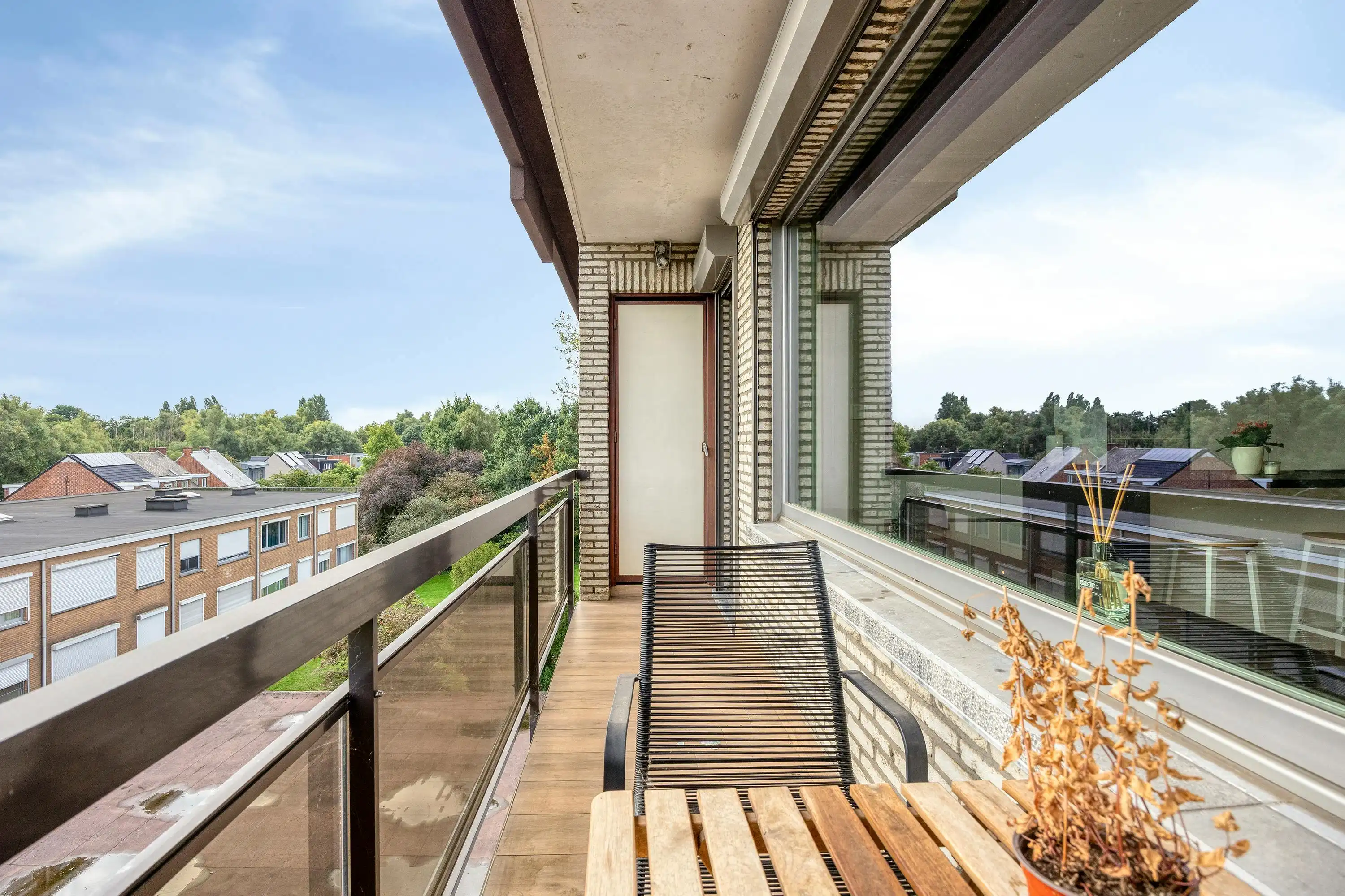 Gerenoveerd appartement te koop in Burcht foto 15