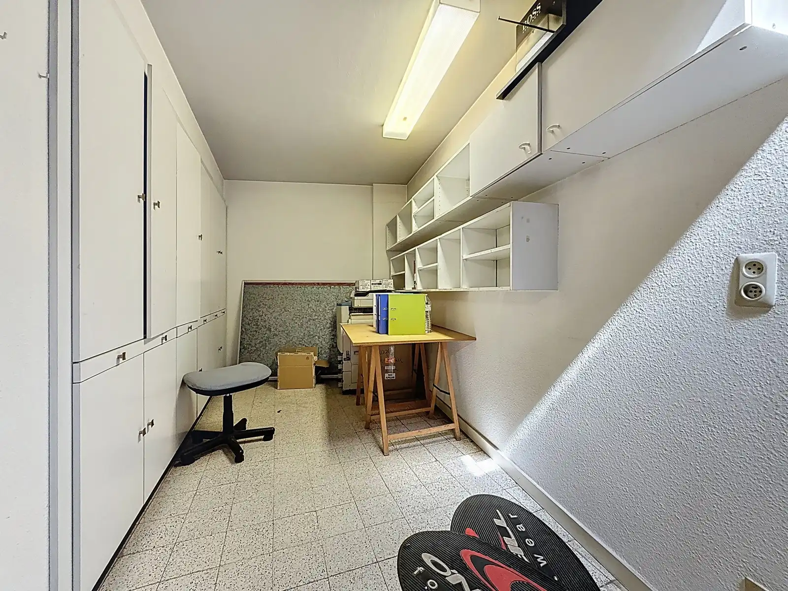 Uniek handelspand met ruim appartement en tuin foto 7