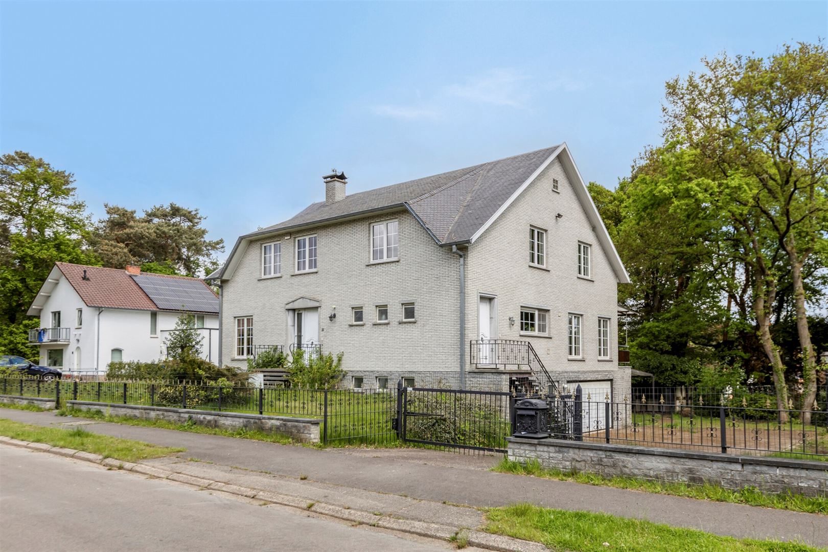 Ruime villa met 5 slaapkamers vlakbij Park Molenvijvers in Genk foto 3