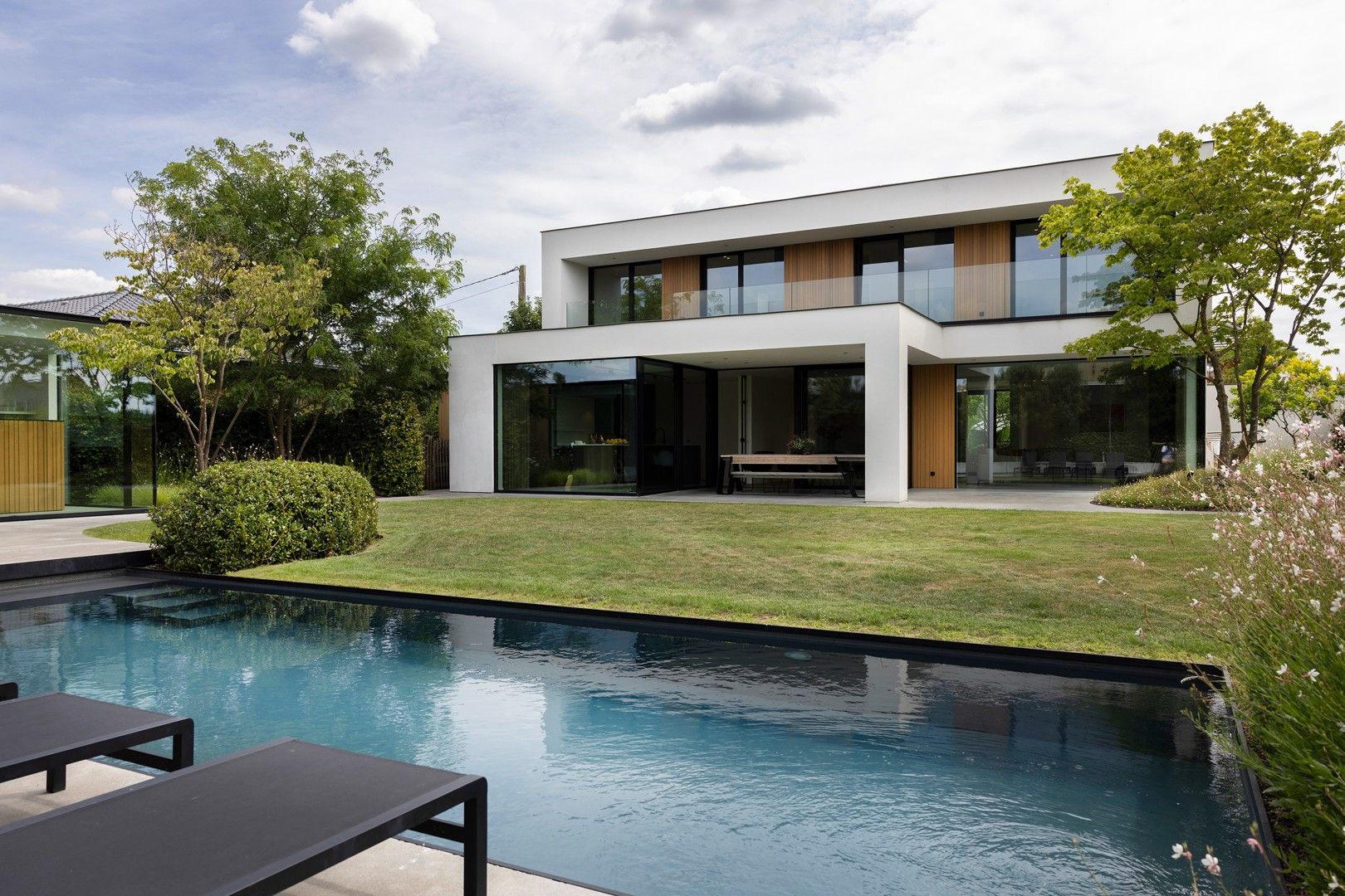 Ruime, stijlvolle villa met poolhouse en zwembad. foto 18