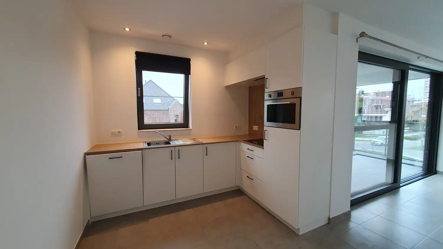 RECENT APPARTEMENT OP TOPLOCATIE MET 2 SLAAPKAMERS EN TERRAS. foto 7