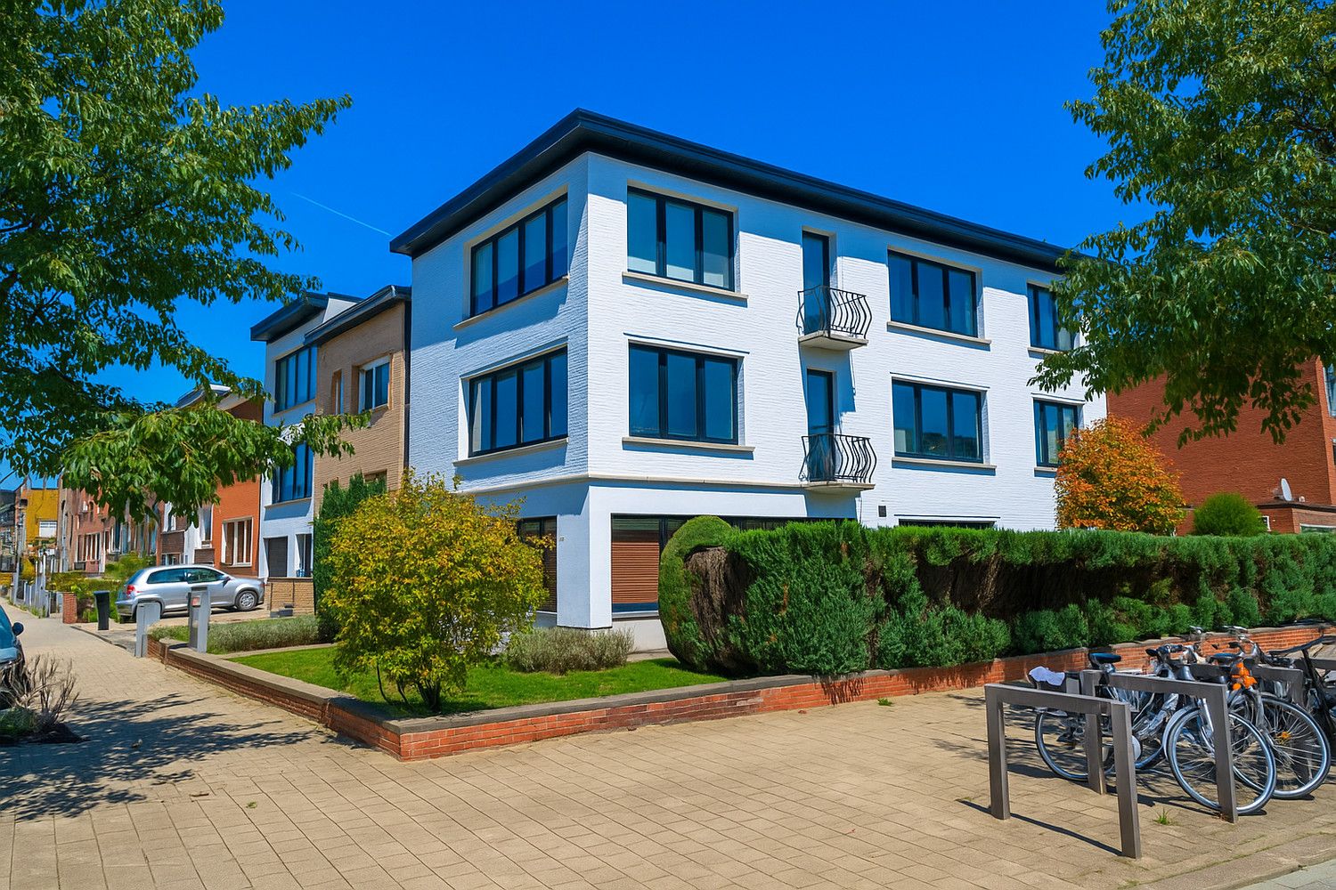 GERENOVEERD APPARTEMENT MET 2 SLAAPKAMERS! foto {{pictureIndex}}