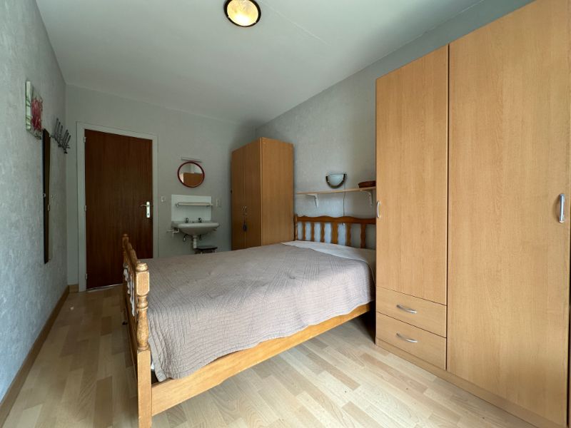 Gemeubeld 2-slaapkamerappartement op wandelafstand van het strand! foto 9