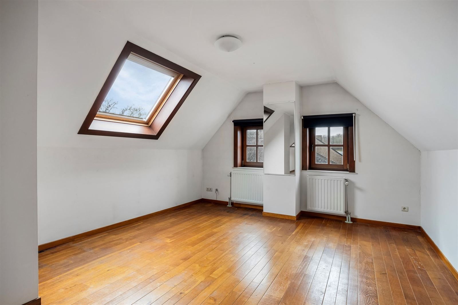 Beersel: Ruime vrijstaande woning met veel mogelijkheden foto 23