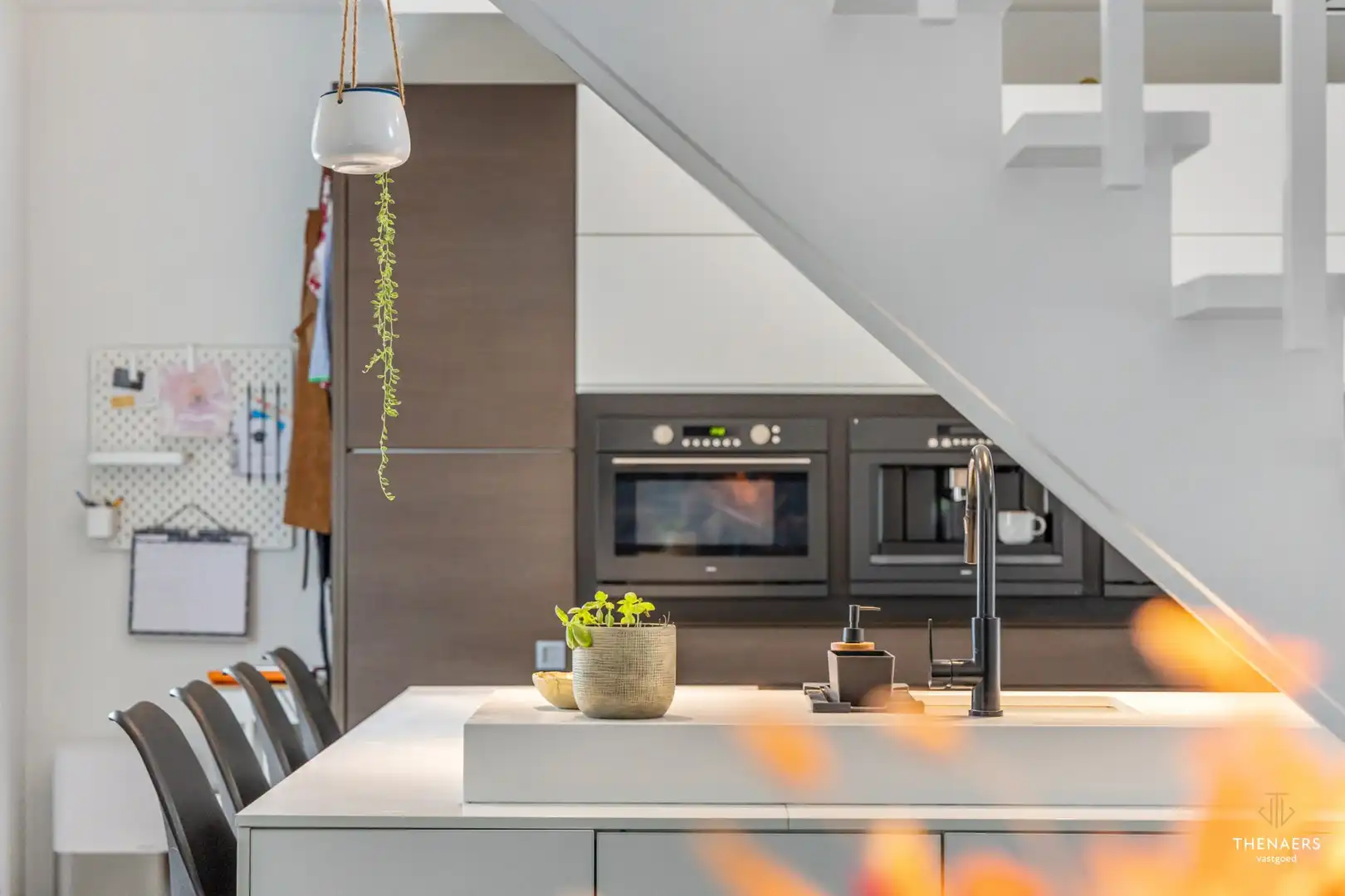 Karaktervolle hoevewoning met 279 m² woonoppervlakte en prachtige tuin op 18a45ca in Heks foto 15