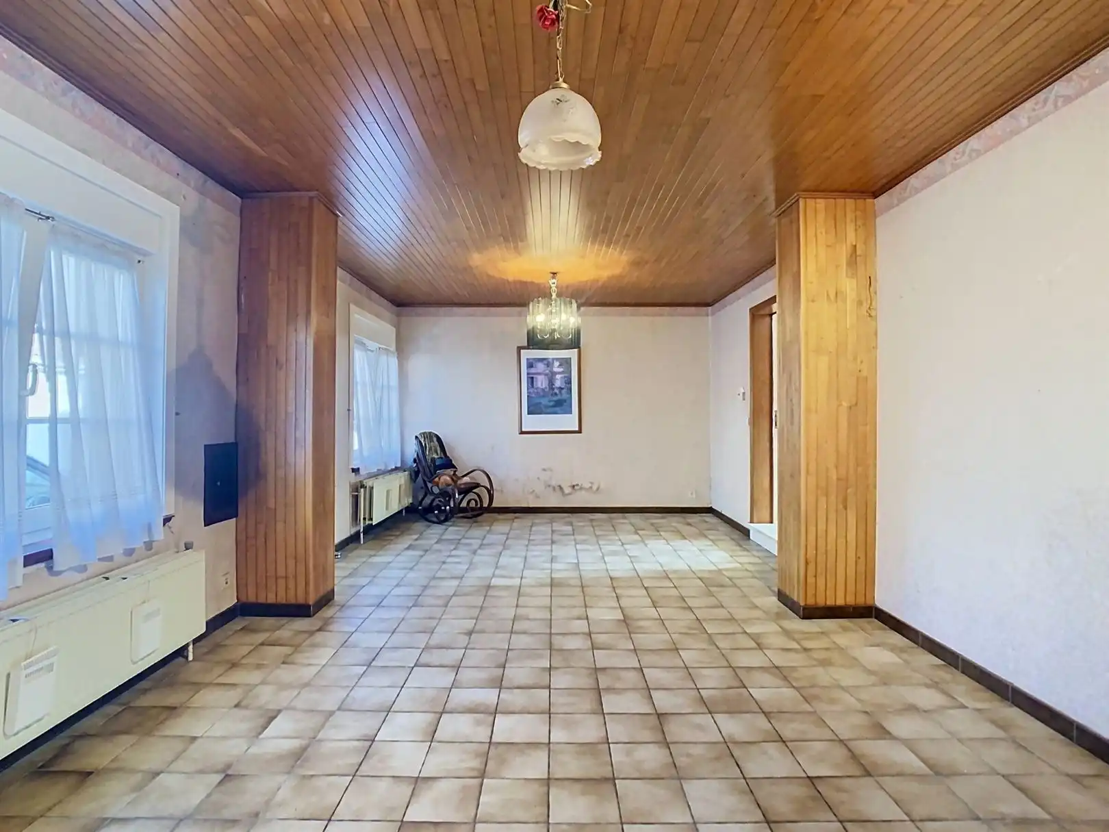 karaktervolle woning met 4 slaapkamers, grote garage en tuin! foto 4