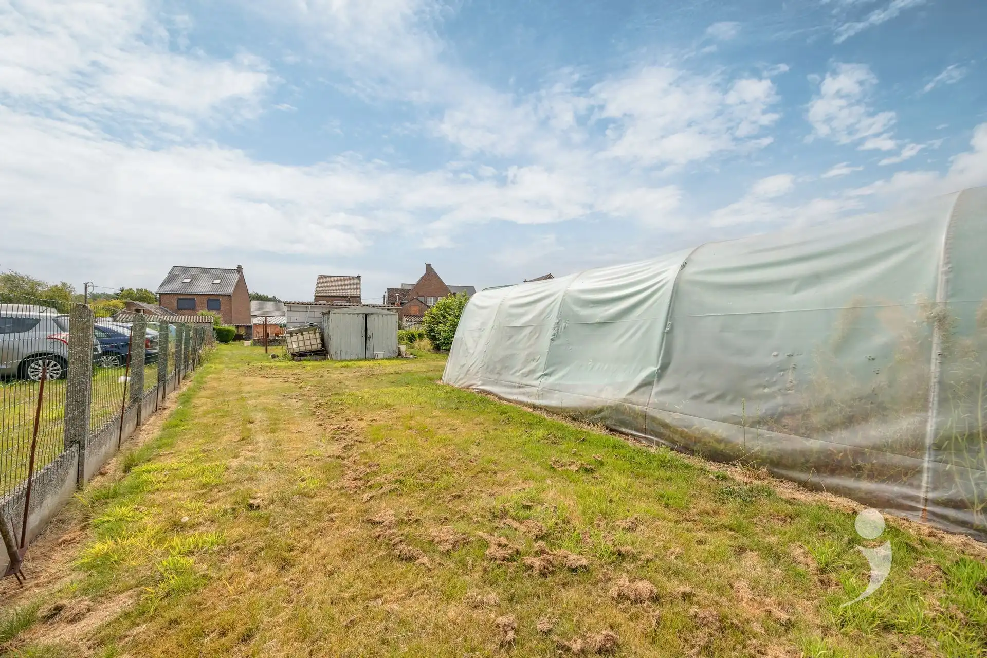 Te renoveren woning met vier slaapkamers!  foto 30