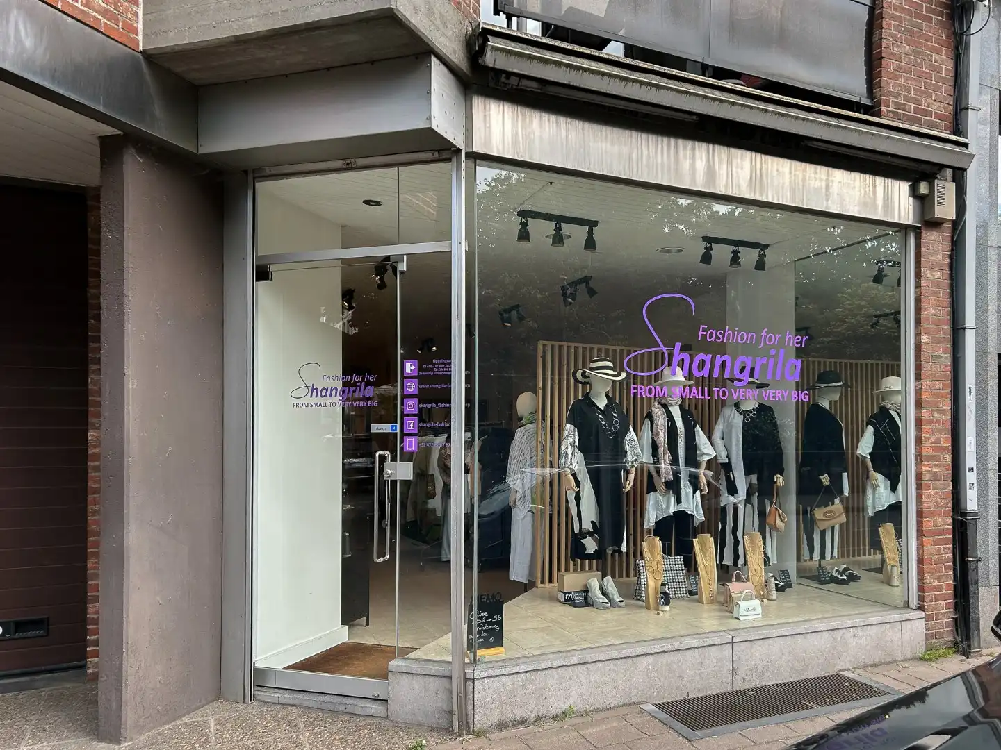 Instapklare winkel foto {{pictureIndex}}