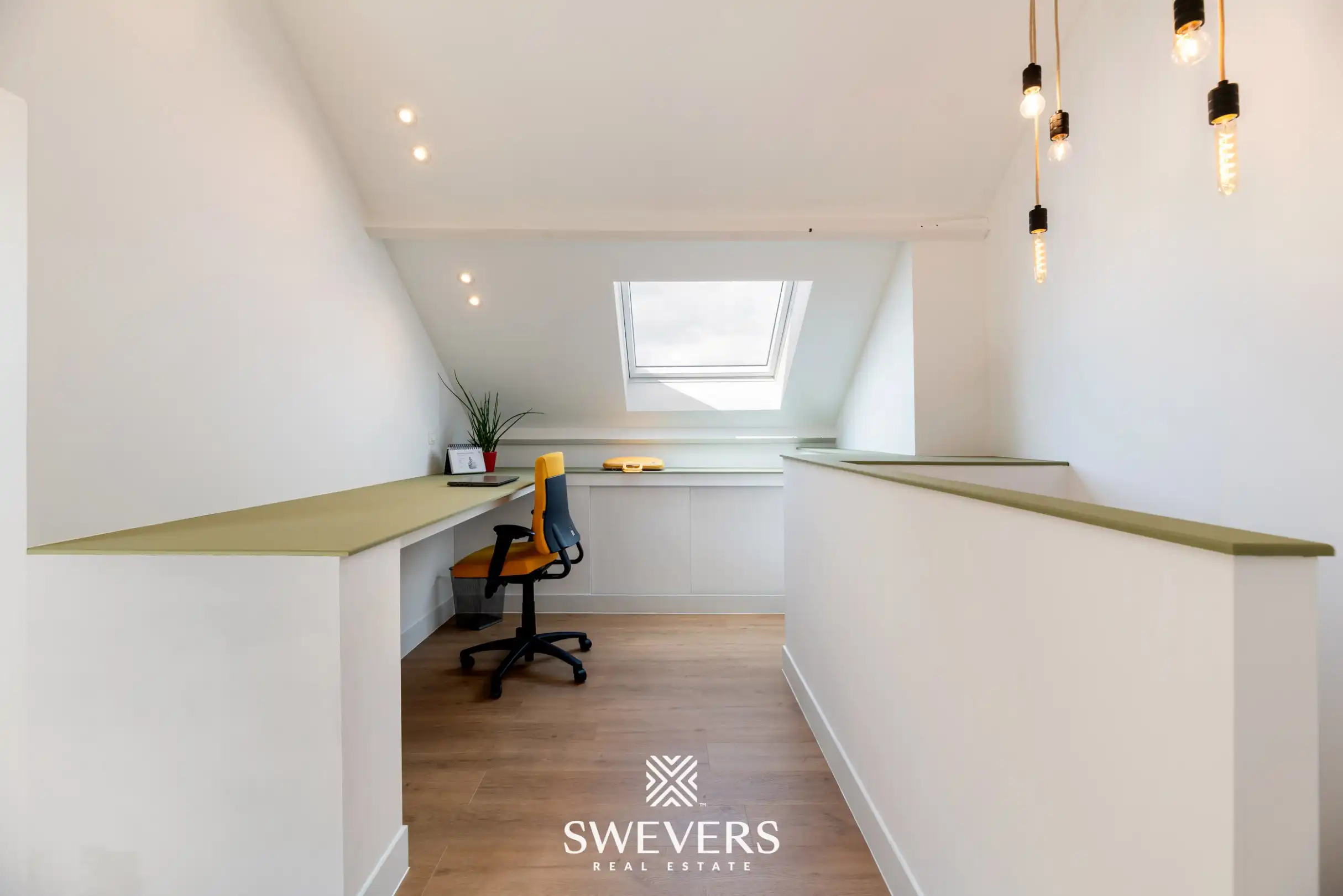 Ruime gerenoveerde woning op topligging foto 26