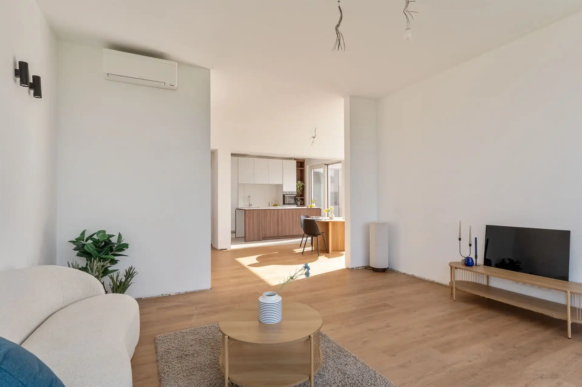 Gerenoveerde eengezinswoning. foto 11