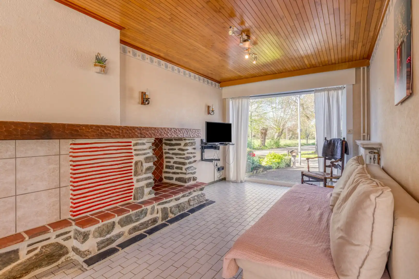 Heel aangename woning met grote tuin in een rustige buurt! foto 8