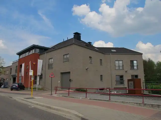 Modern appartement met 2 slpks, balkon en parking.  foto 15