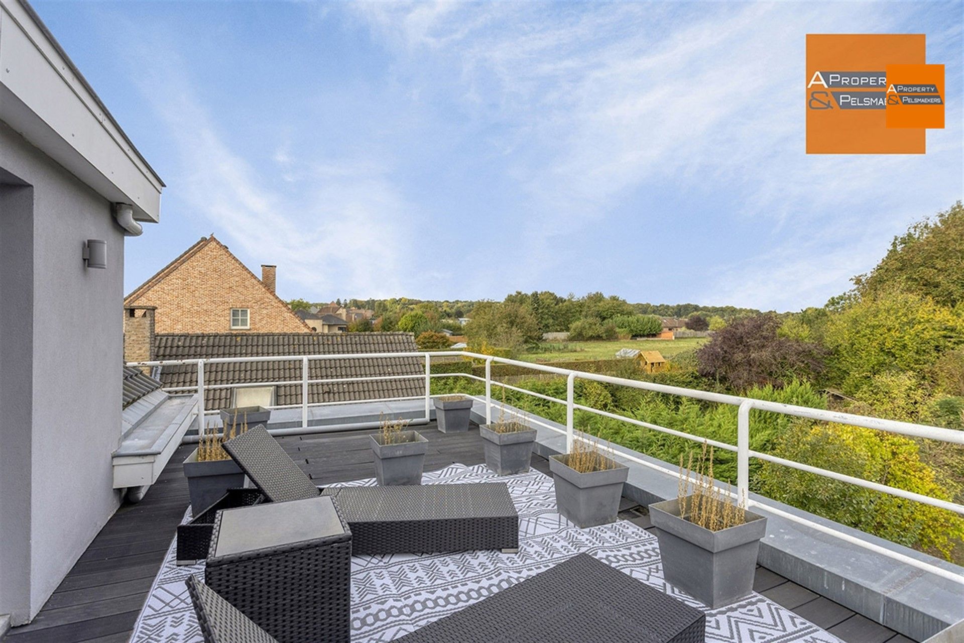 Ruime en instapklare woning met prachtige tuin in Duisburg foto 19