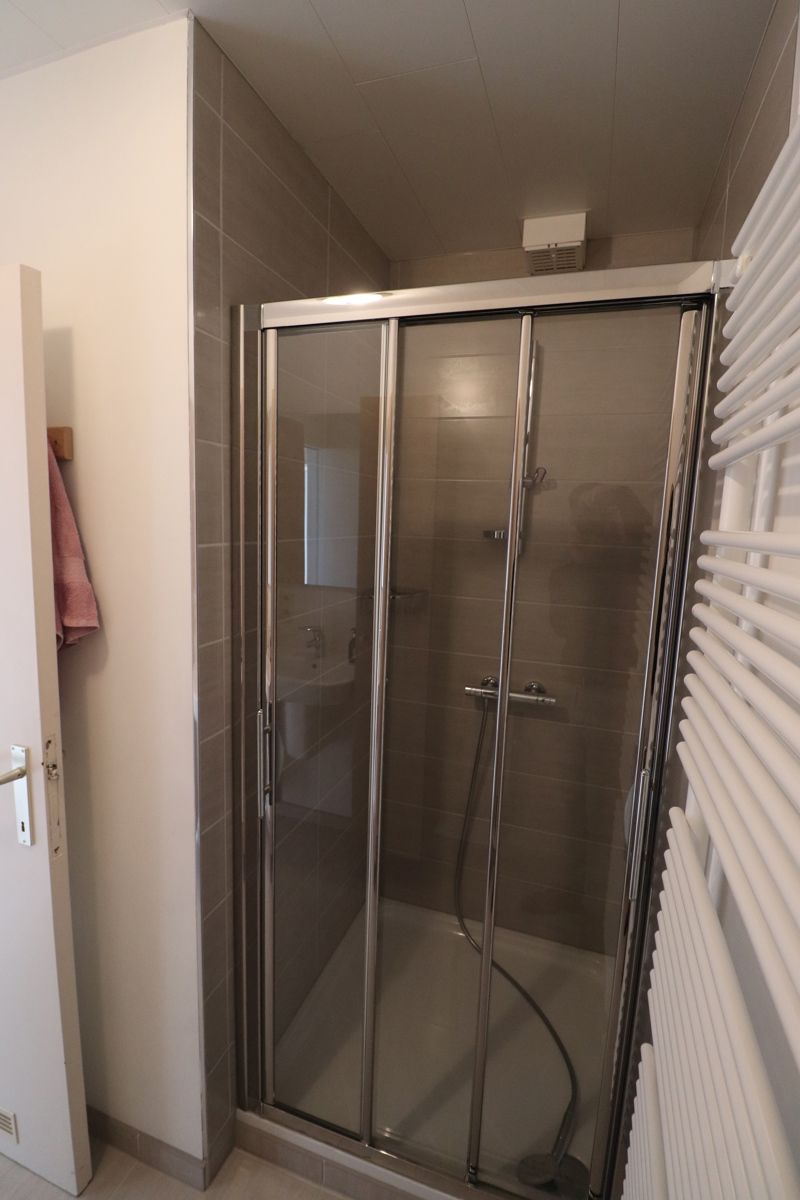 Dakappartement met 2 slaapkamers en garage in Beerse. foto 12