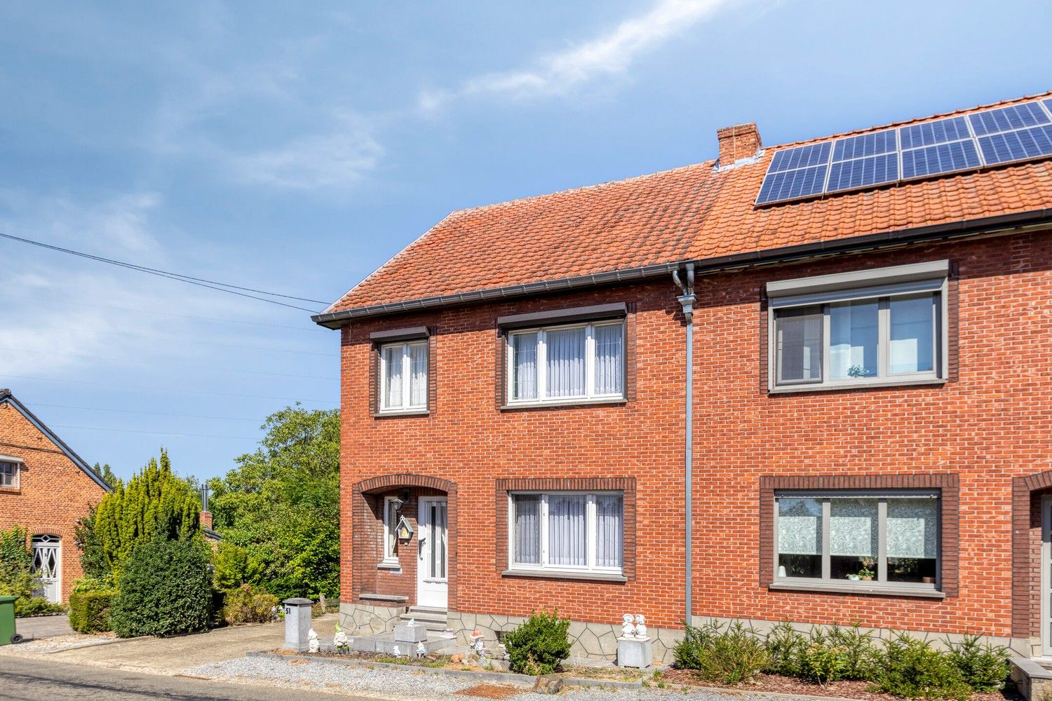 Op te frissen woning met 3 slaapkamers, garage en tuin foto 2