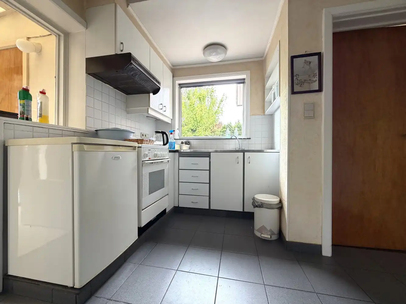 Op te frissen alleenstaande woning met riante tuin foto 9