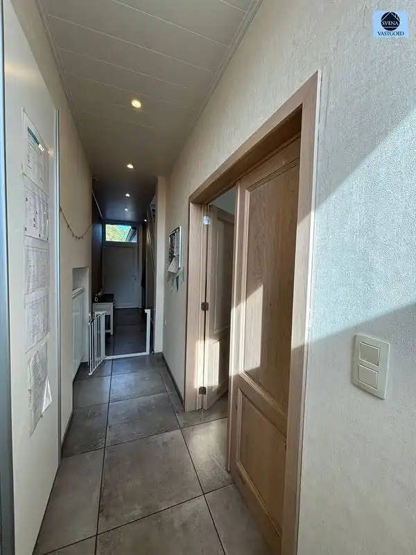 GERENOVEERDE WONING MET 3 SLAAPKAMERS EN TUIN foto 2