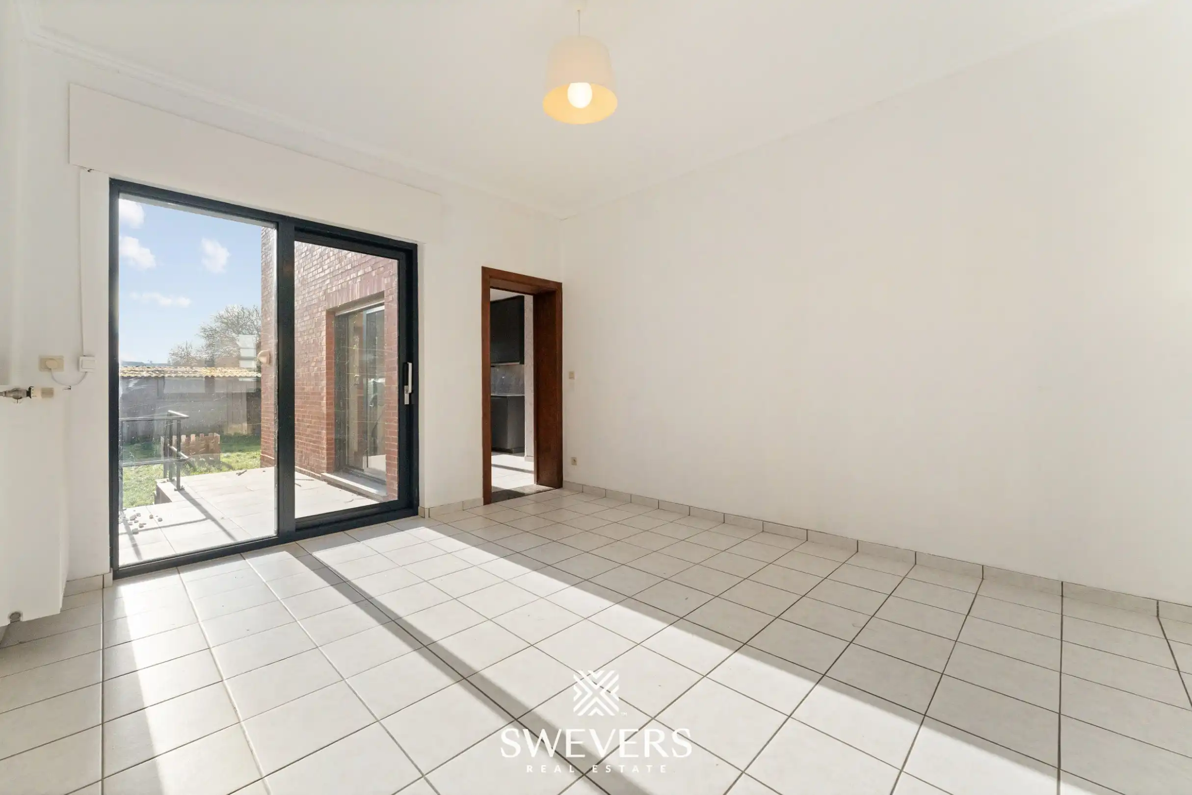 Verrassend ruime gezinswoning: 4 slaapkamers, garage, kelder & zolder   foto 8