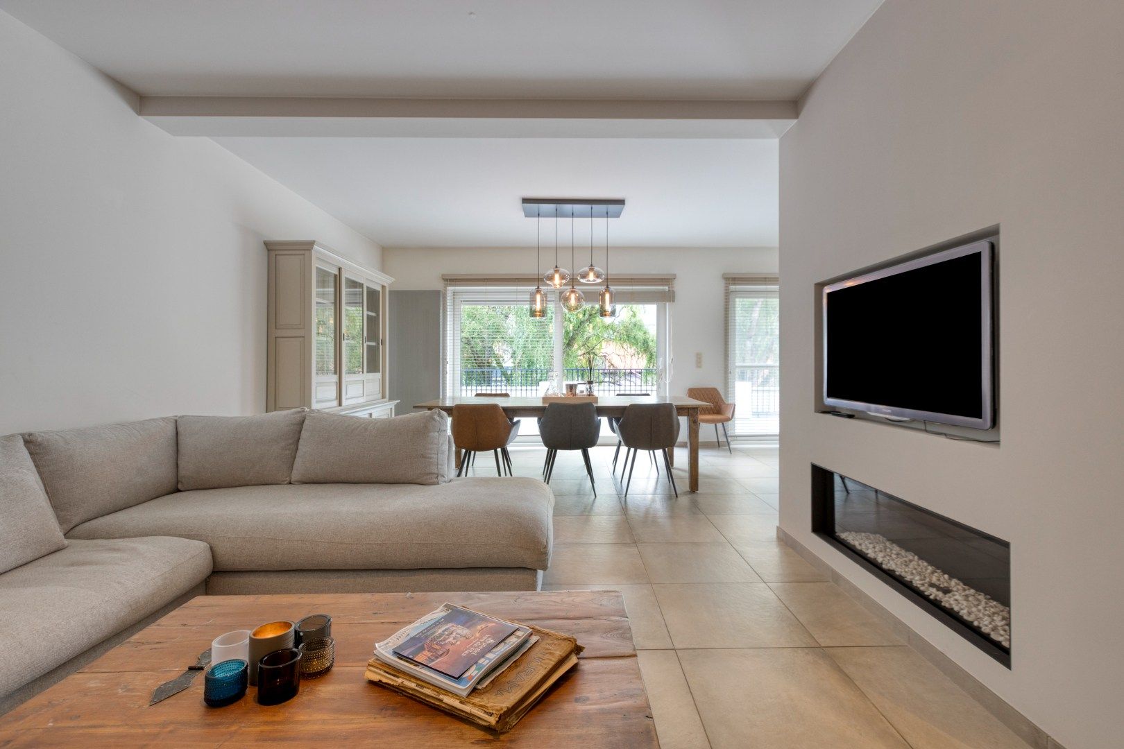 Ruim appartement met 2 slpks, parkeerplaats en dubbele garagebox in Mol-centrum ! foto 5