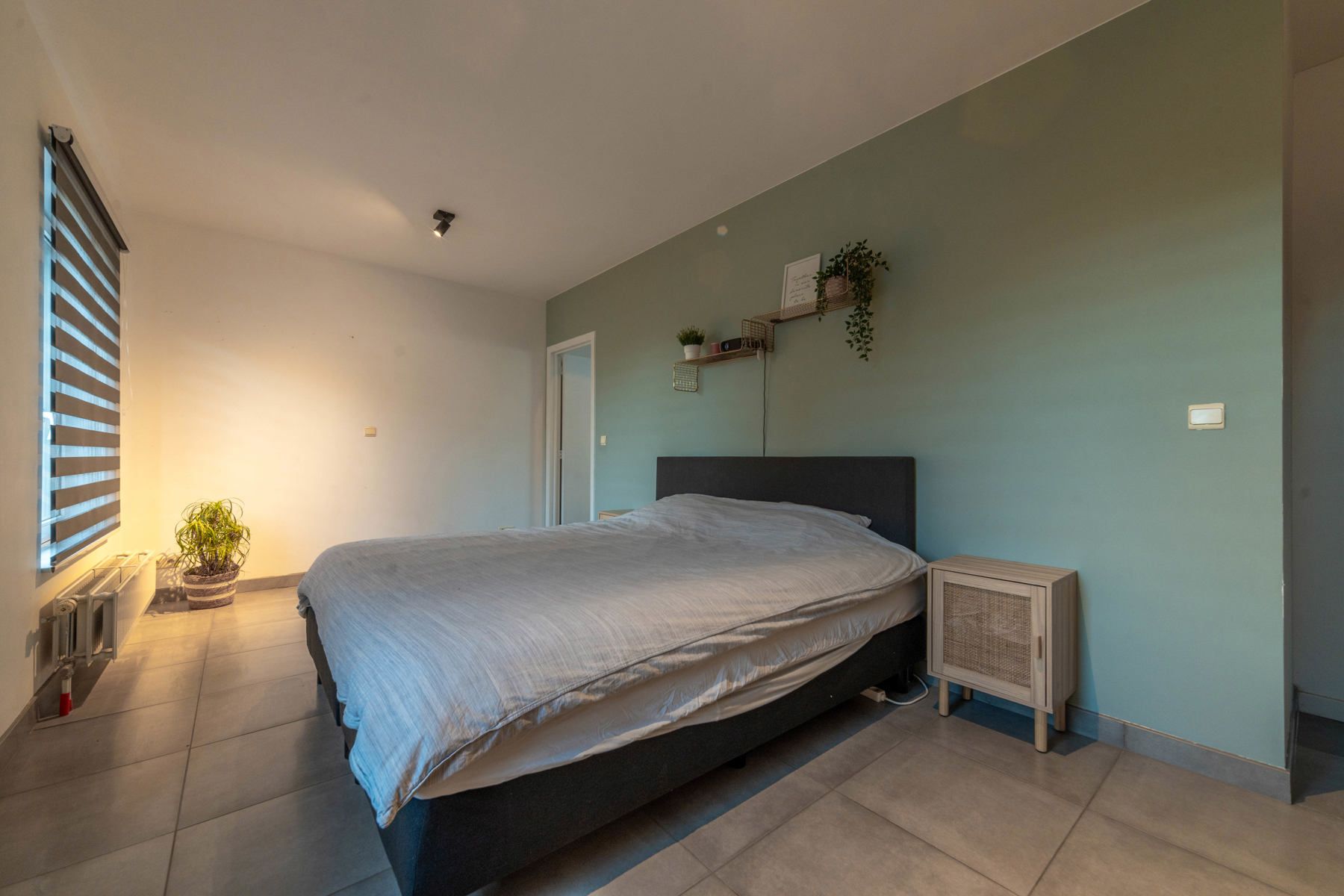 Instapklare, modern afgewerkte woning met B-label te Niel. foto 9