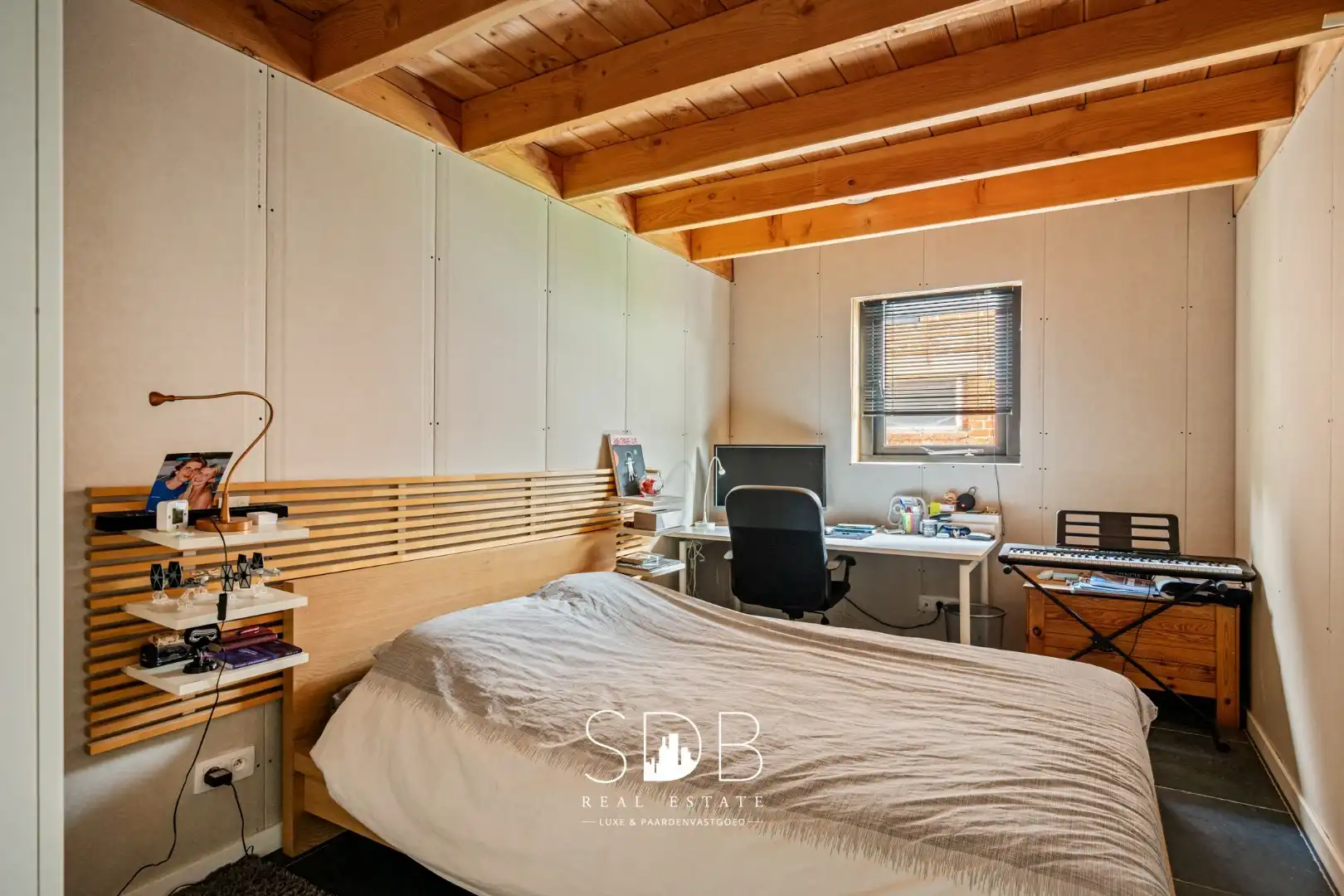 Charmante woning met aparte kantoorruimte op 14.569 m² foto 16