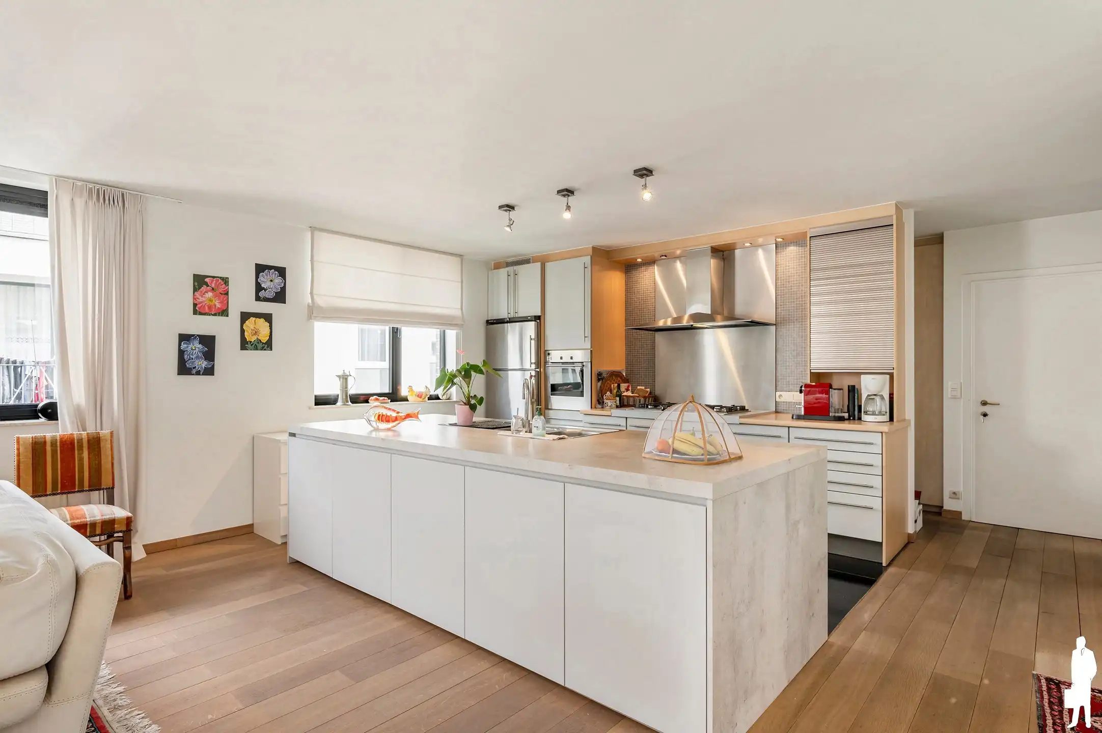 Lichtrijk duplex appartement met uitzonderlijk brede gevel foto 6