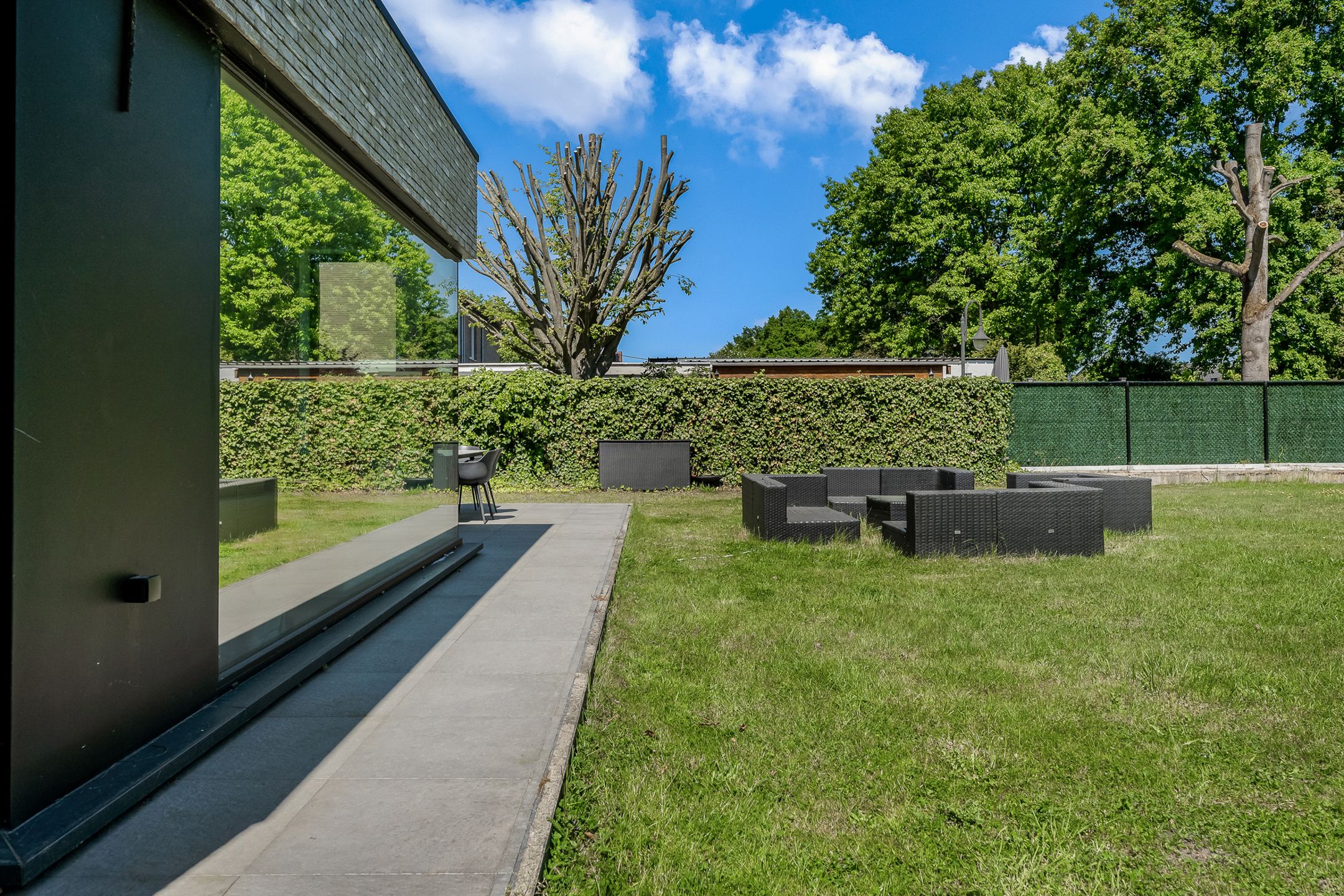 Strakke architectuur en moderne luxe in Diepenbeek foto 31
