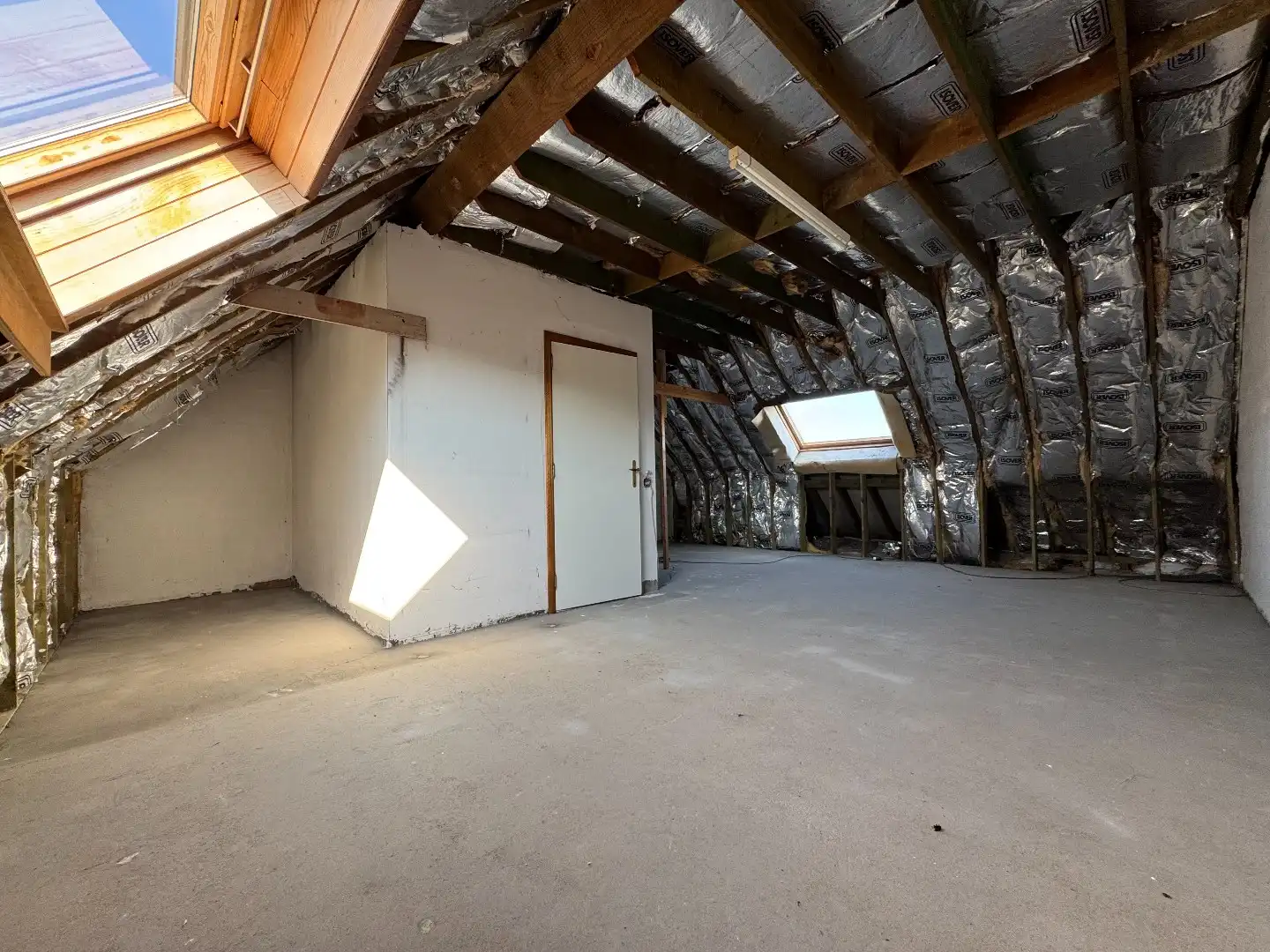 Een ruime 3-gevelwoning met tuin en garage foto 18