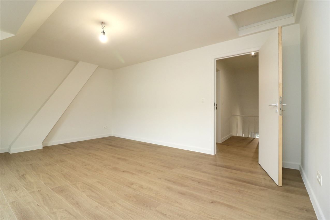 Hoogwaardig gerenoveerde stadswoning met 3slk en tuintje foto 30