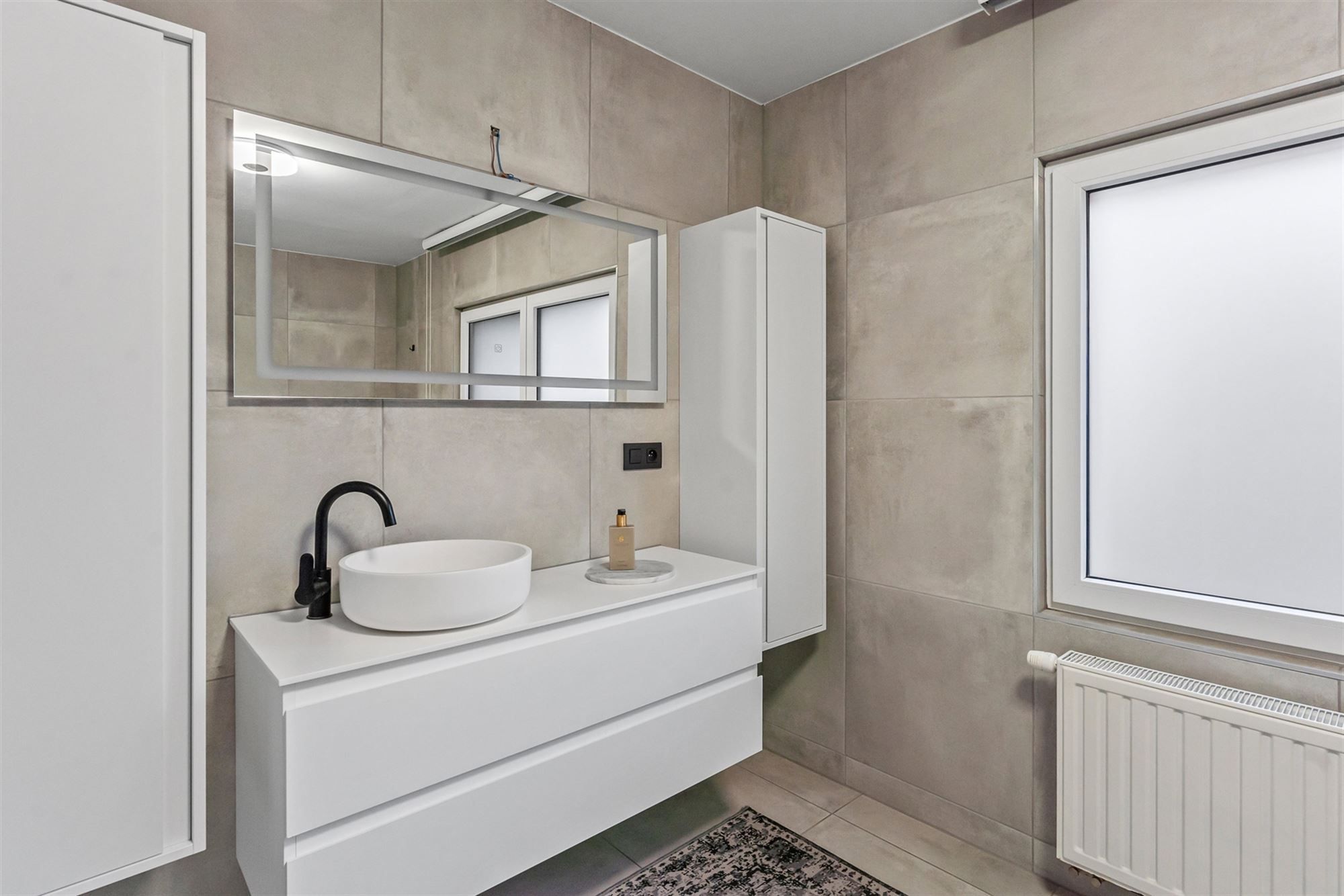 UITERST KNAP GERENOVEERDE WONING MET 3-4 SLAAPKAMERS OP EEN PERCEEL VAN 12A48CA TE BEVERLO foto 18