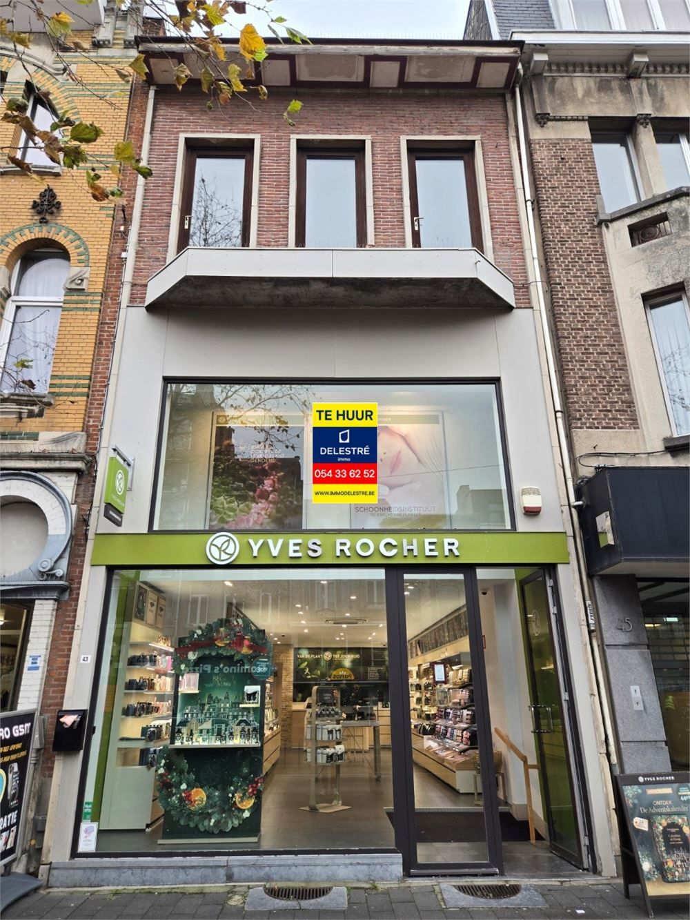 HANDELSGEBOUW STATIELEI!  43 foto {{pictureIndex}}