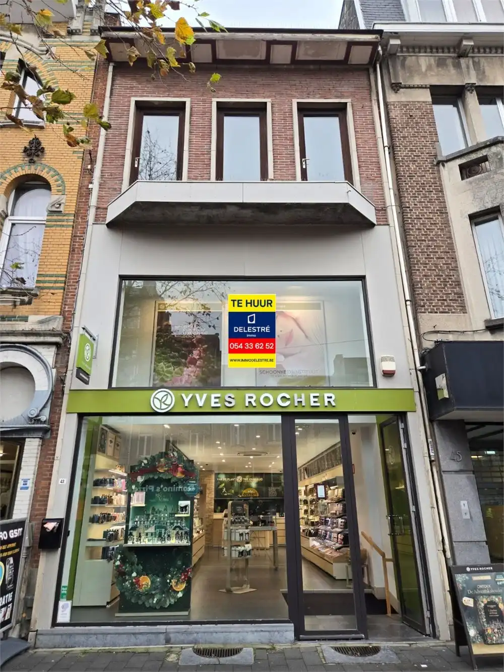 HANDELSGEBOUW STATIELEI!  43 foto {{pictureIndex}}