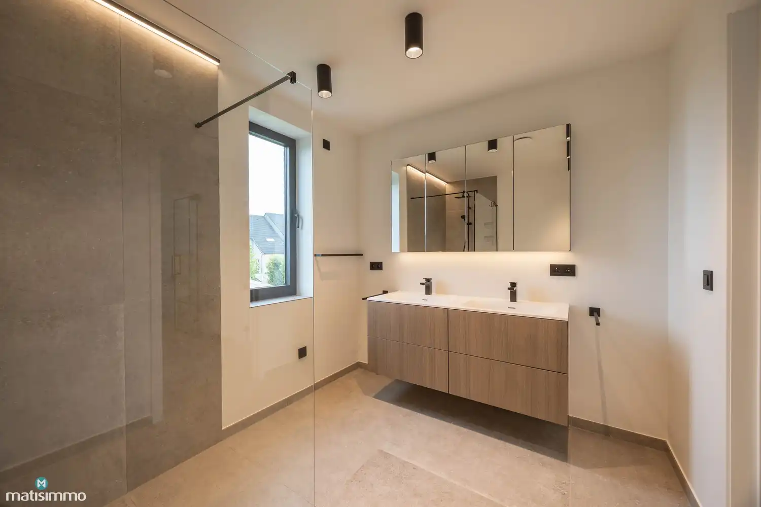 HOOGWAARDIG AFGEWERKTE NIEUWBOUWWONING MET DRIE SLAAPKAMERS EN TUIN (INCLUSIEF TUINONDERHOUD) TE RIEMST foto 15