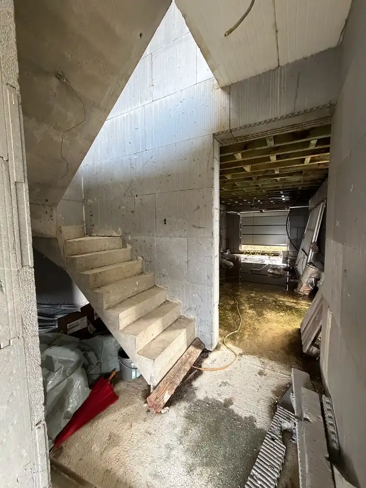 Woning in ruwbouwfase foto 3