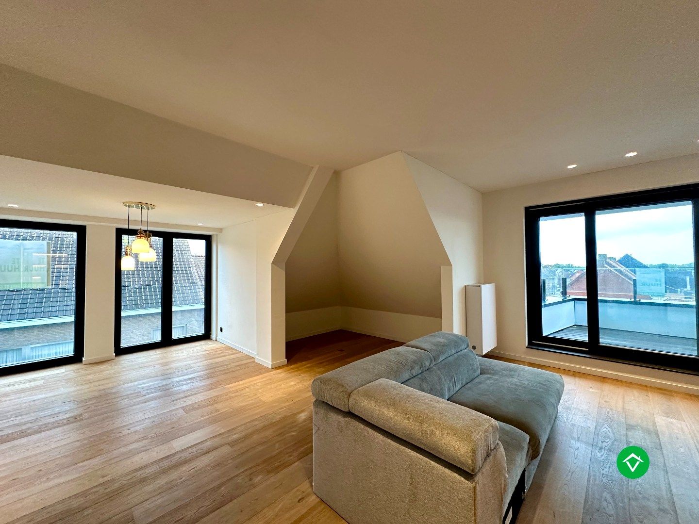 Penthouse met drie slaapkamers en garage in het centrum Koekelare foto 6