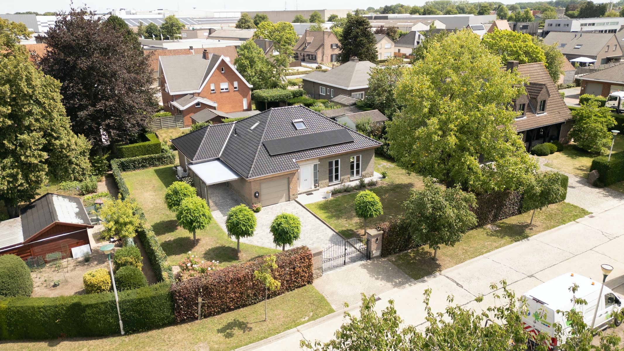 Instapklare en gerenoveerde villa met 3/4 slps en bureau foto 43