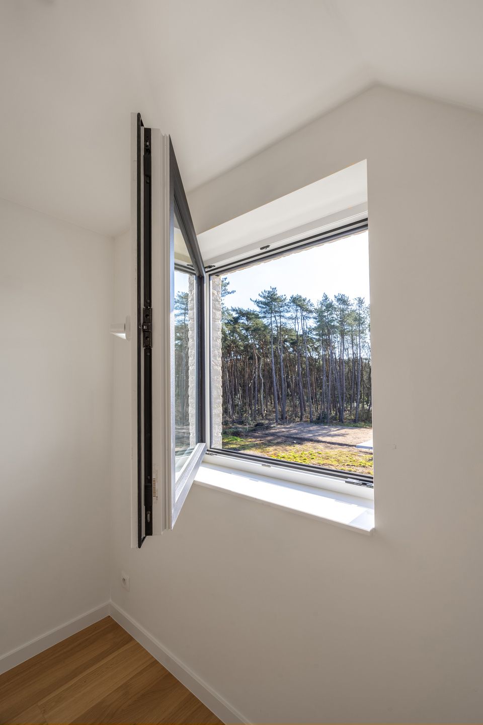 Stijlvolle nieuwbouwkoppelwoning met adembenemend boszicht foto 30