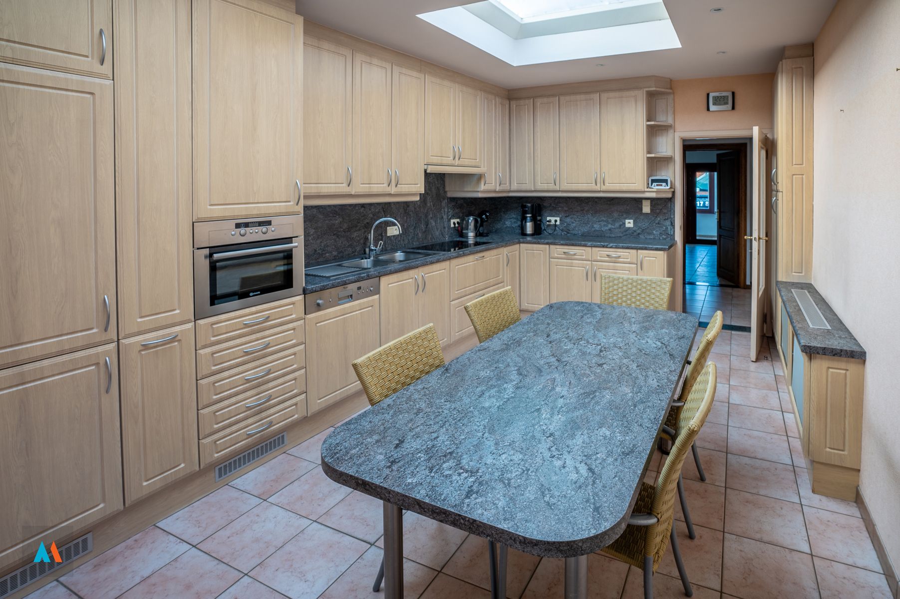 Polyvalent gebouw foto 8