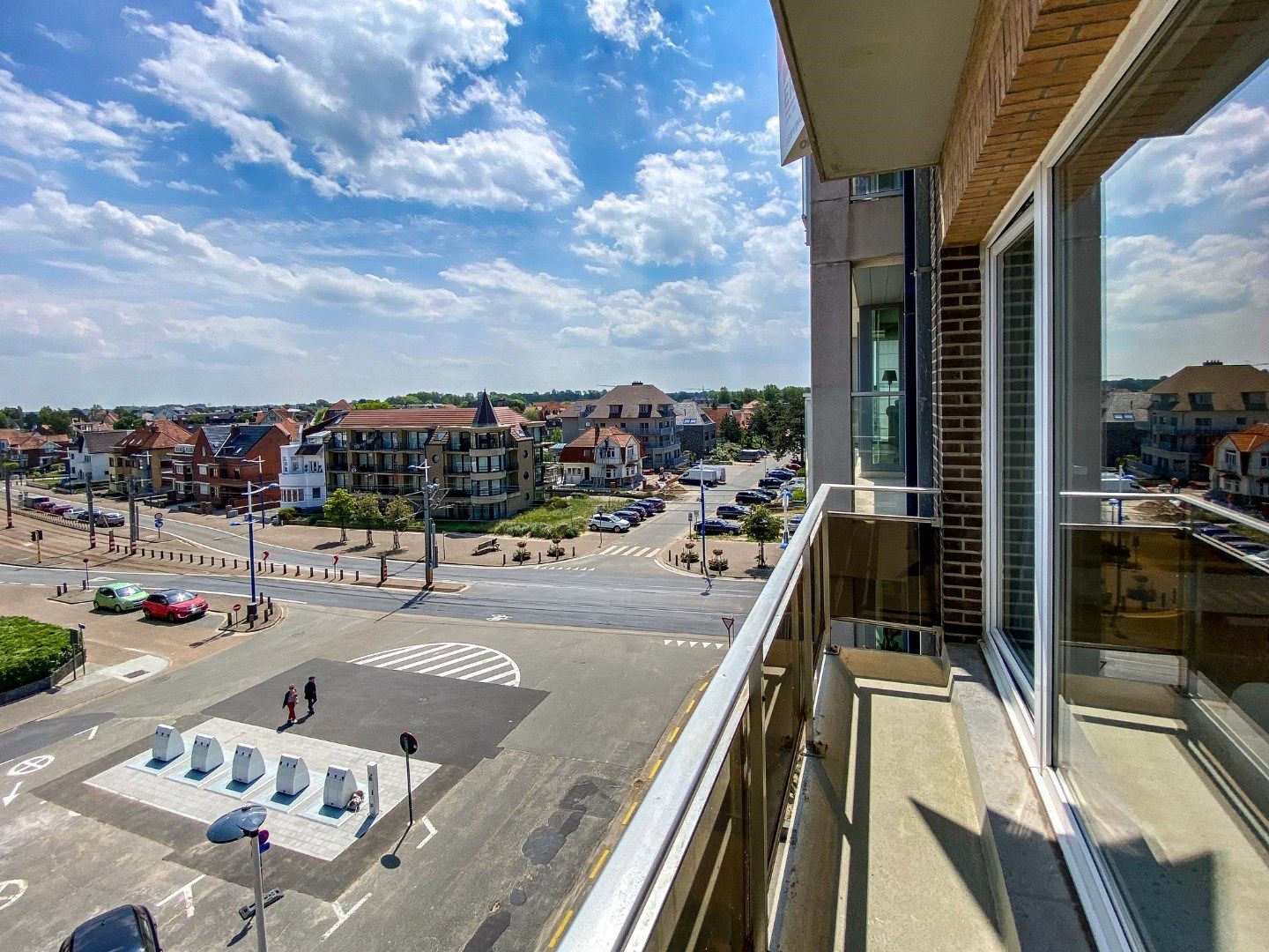 Gerenoveerd 2-slaapkamerappartement vlakbij het strand te Koksijde-Bad. foto 13