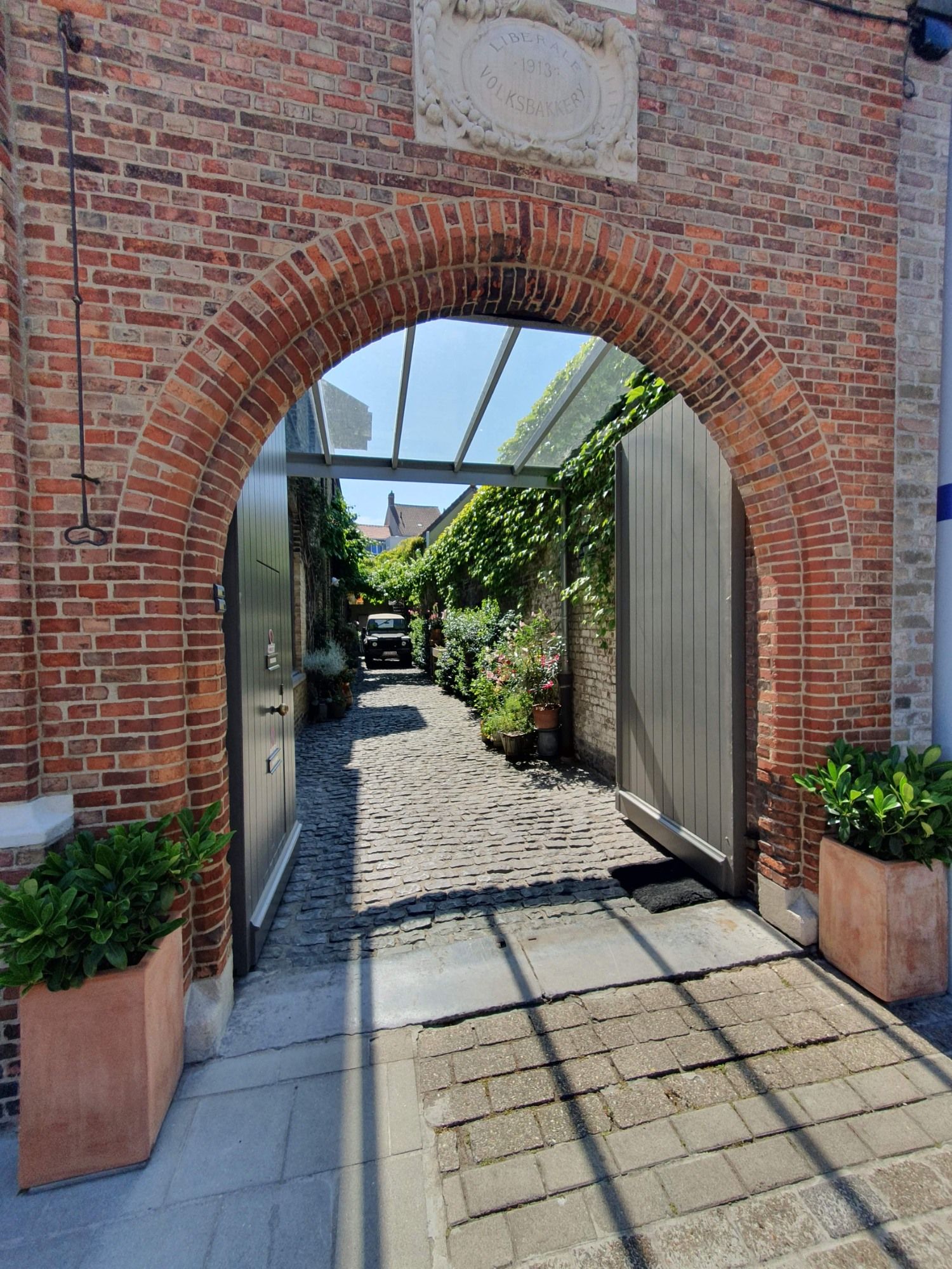 Unieke vastgoedopportuniteit met historisch karakter te Brugge – 750 m² bewoonbare oppervlakte foto 3