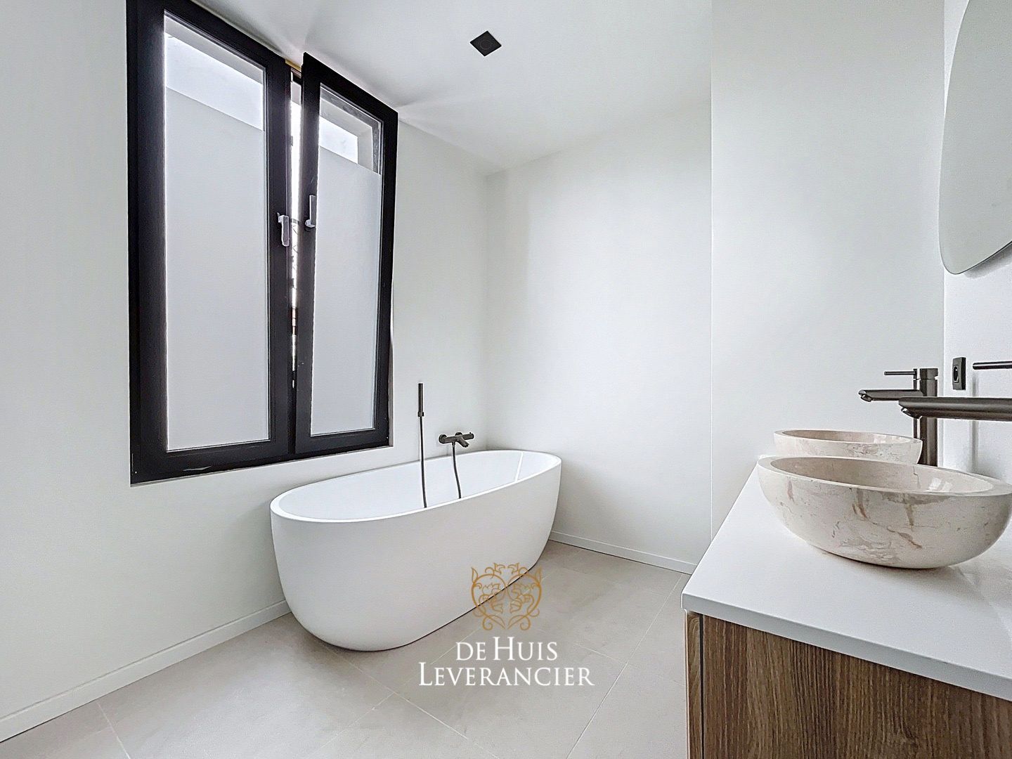 Gerenoveerde rijwoning met charme elementen  foto 18