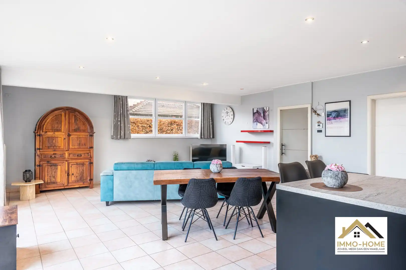 Instapklare woning met bureau/ winkelruimte  foto 7