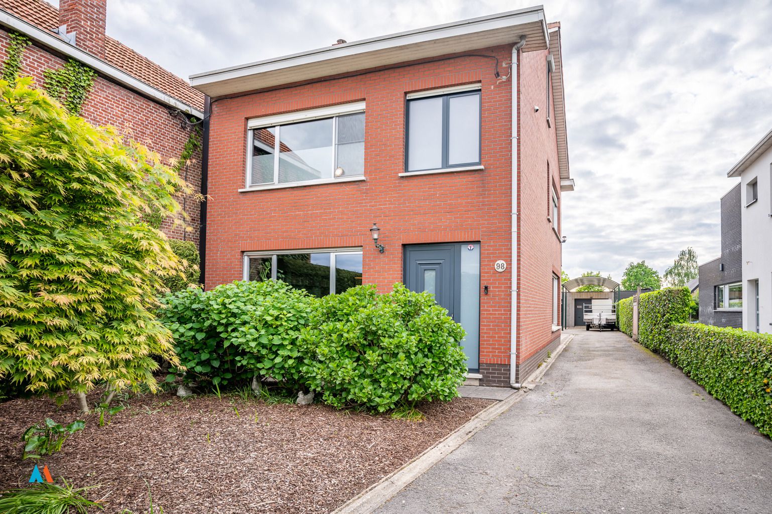 Gezinswoning met een vergund bijgebouw aan de rand van Wuustwezel foto 2