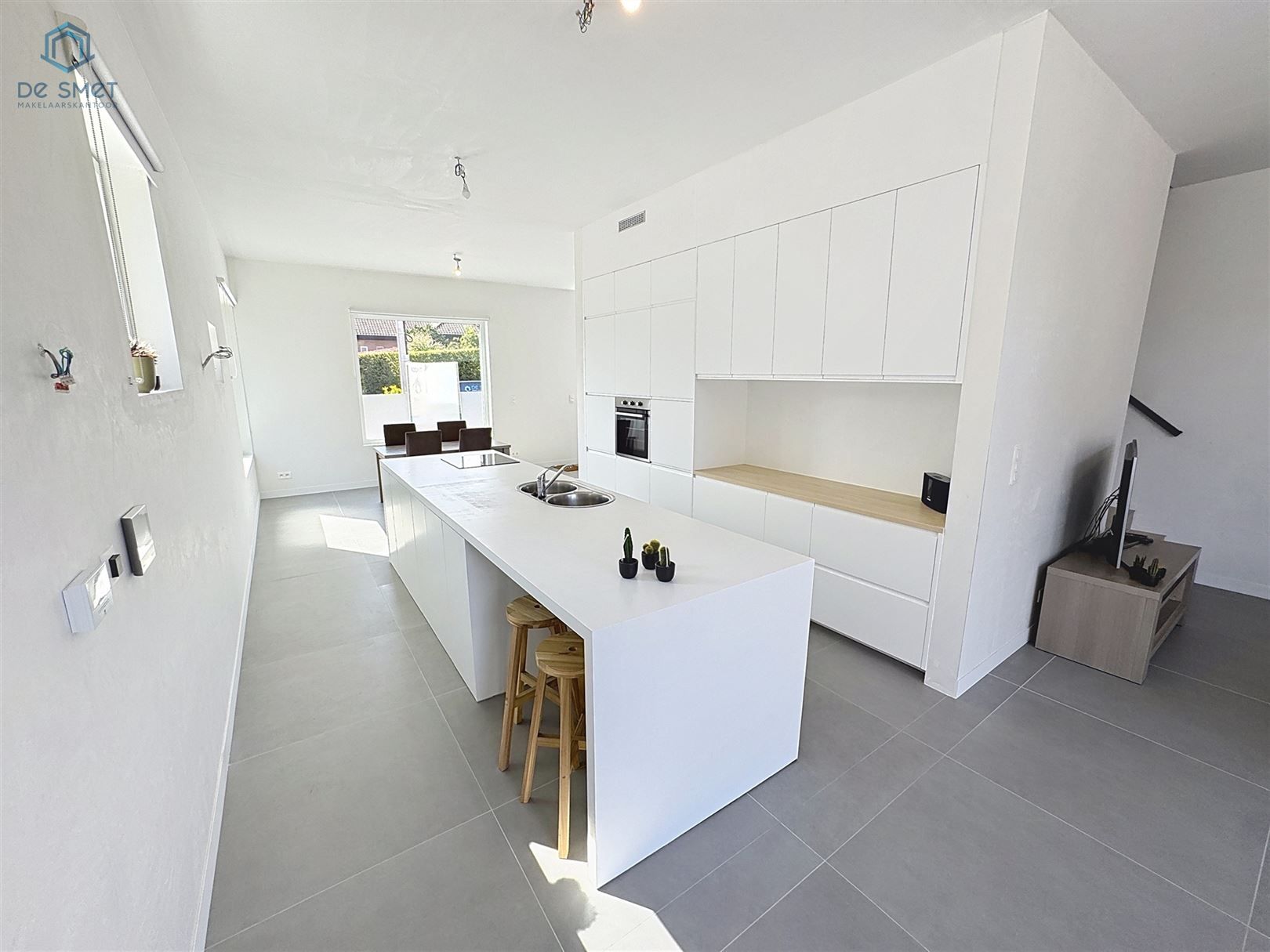 PRACHTIGE BEN-NIEUWBOUWWONING MET 3 SLPK, DRESSING, INBOUWKASTEN & TUIN ZARLARDINGE foto 2