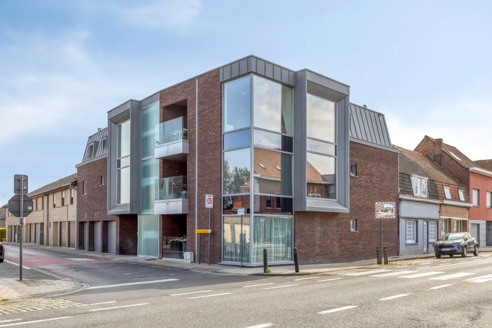 Mooi appartement met 2 slaapkamers in centrum Wevelgem! foto {{pictureIndex}}