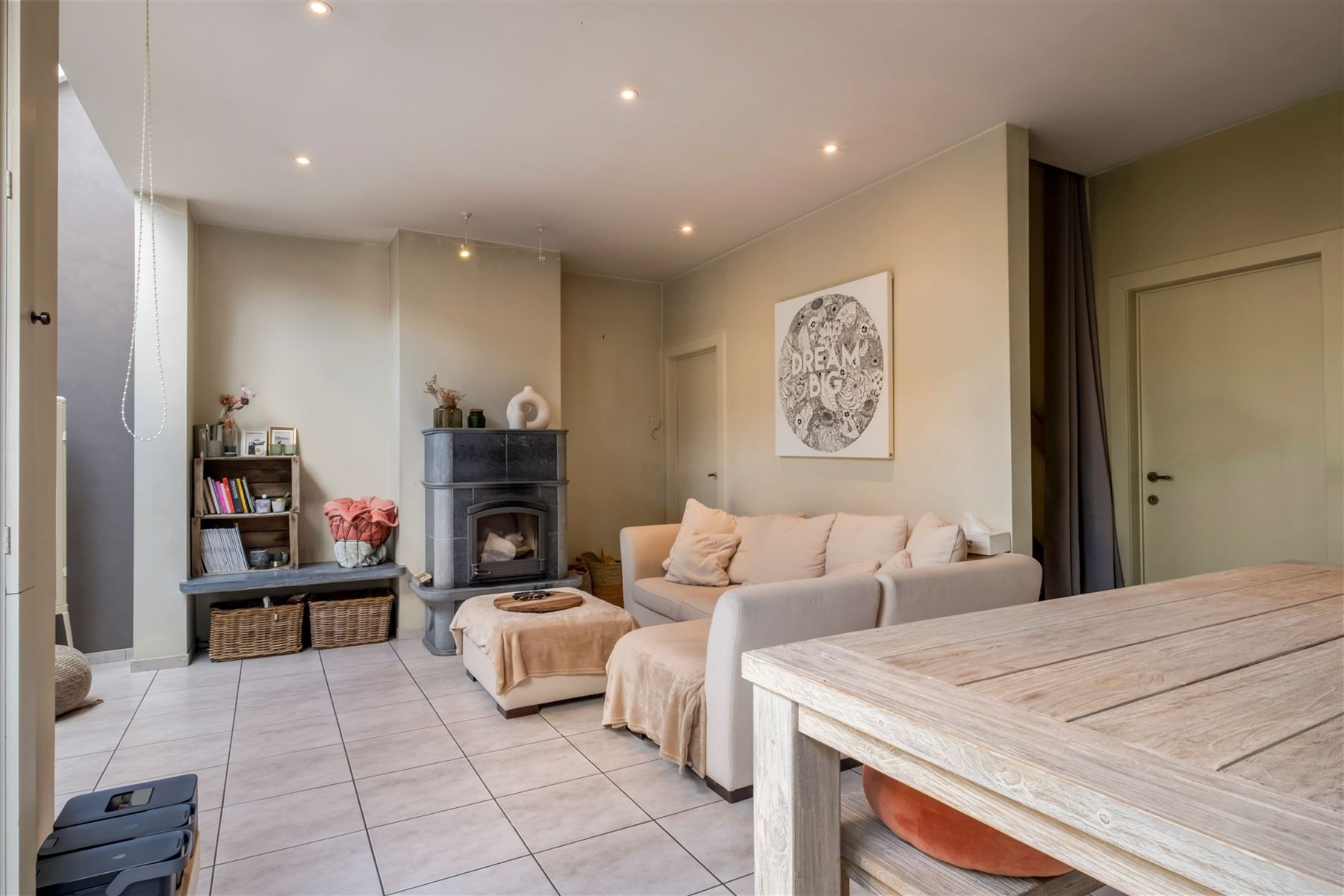 Ruime woning met praktijkruimte, magazijn  in het centrum foto 2