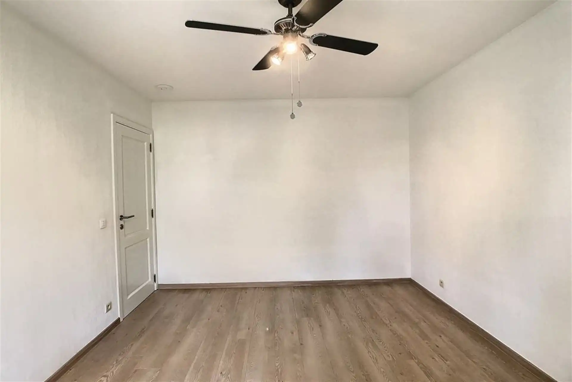 Villa met mooie tuin in rustige straat foto 25