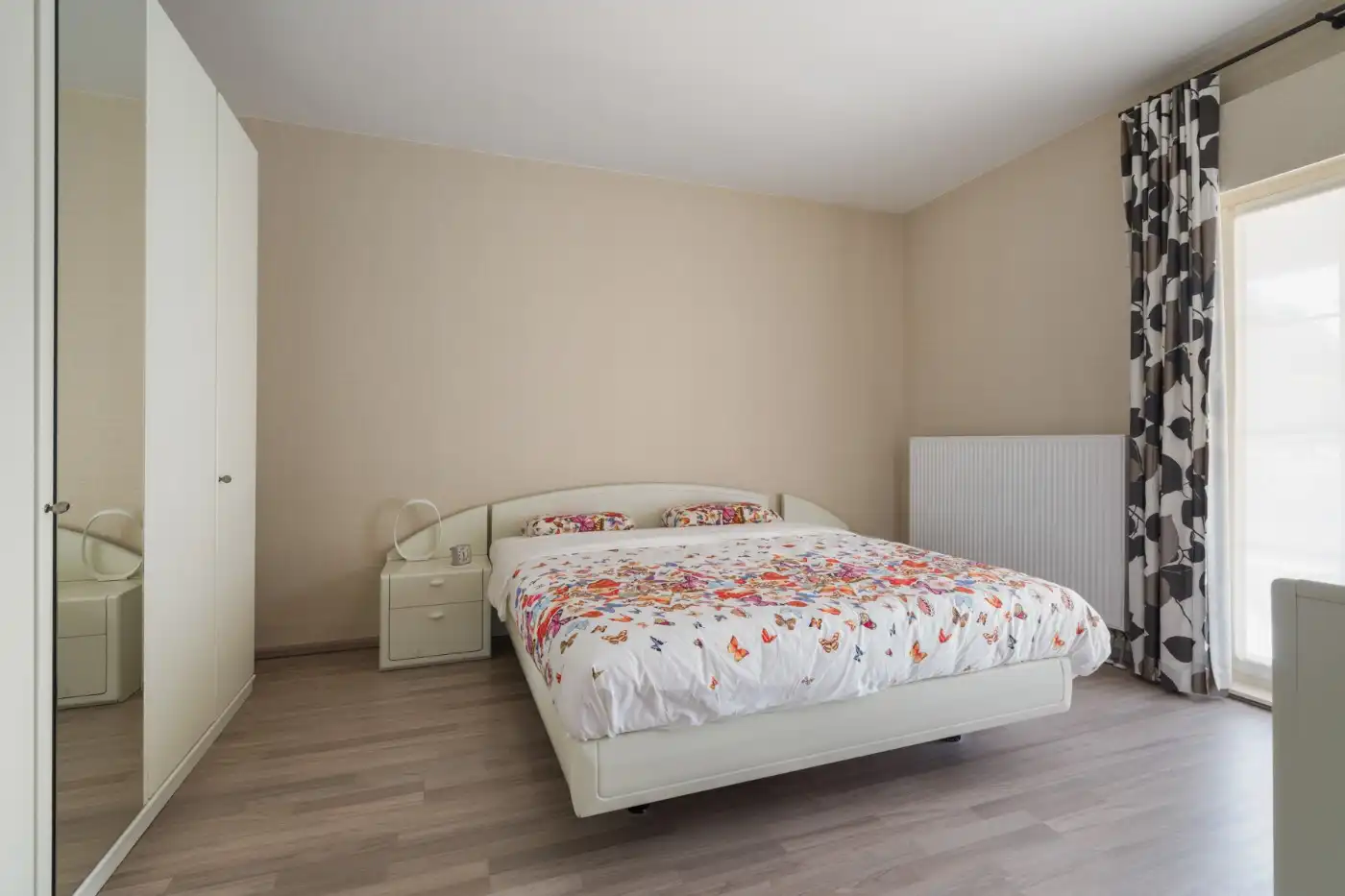 Vrijstaande laagbouwwoning met 3 slpk., garage en prachtige tuin foto 14