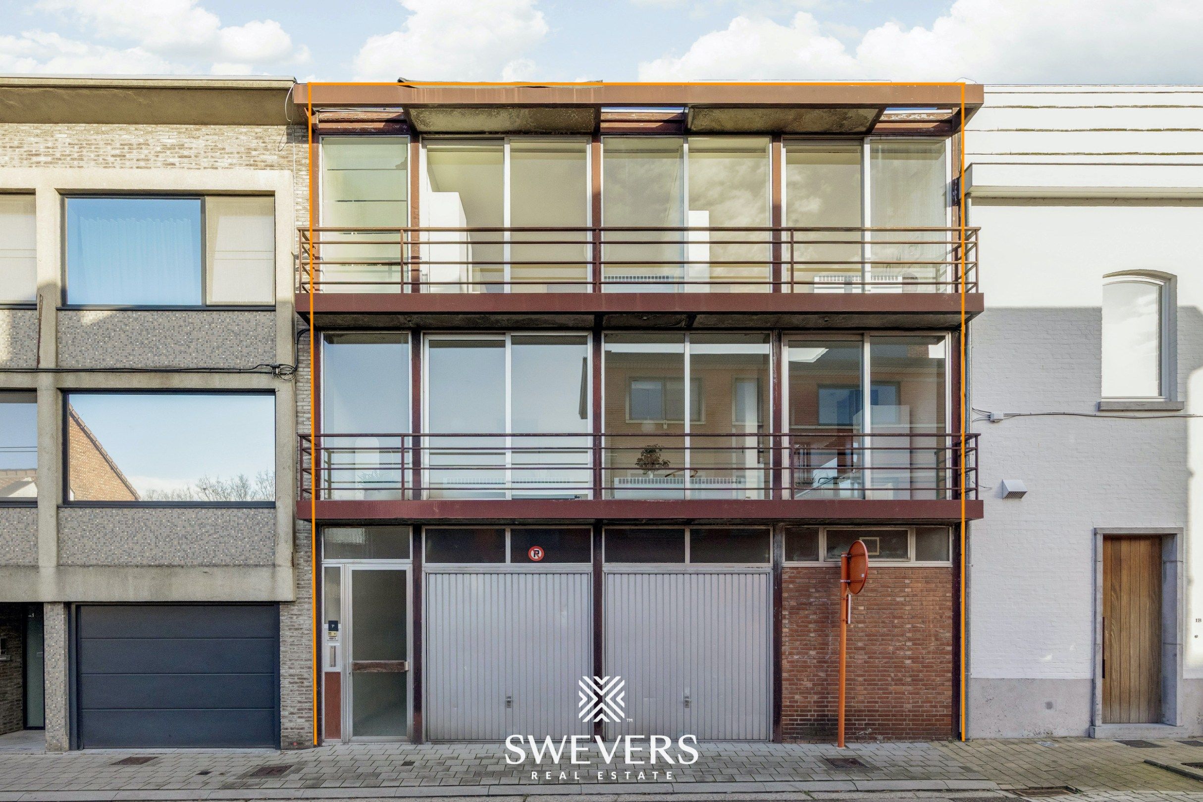 Hoofdfoto van de publicatie: Te renoveren stadswoning met uitzonderlijk potentieel op toplocatie in Hasselt